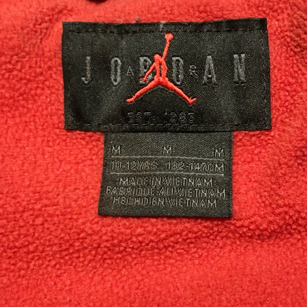 Nike Air Jordan Boys' hooded puffer insulated jacket